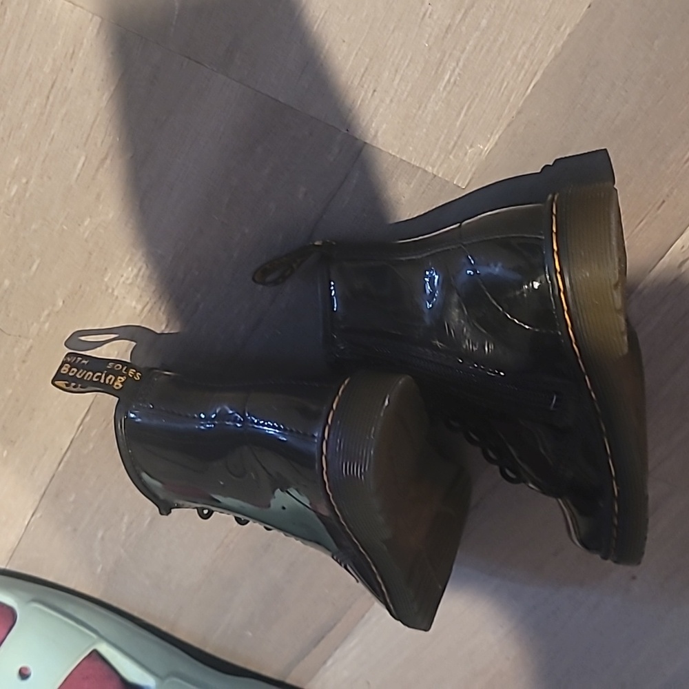 Dr. Martens Kids 1460 Patent Leather Boots in Black Kids Size 10 - Picture 6 of 7